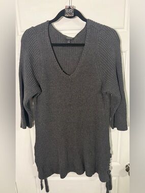 #32 Torrid size 1 Charcoal Gray Ribbed V-Neck Sweater Tunic